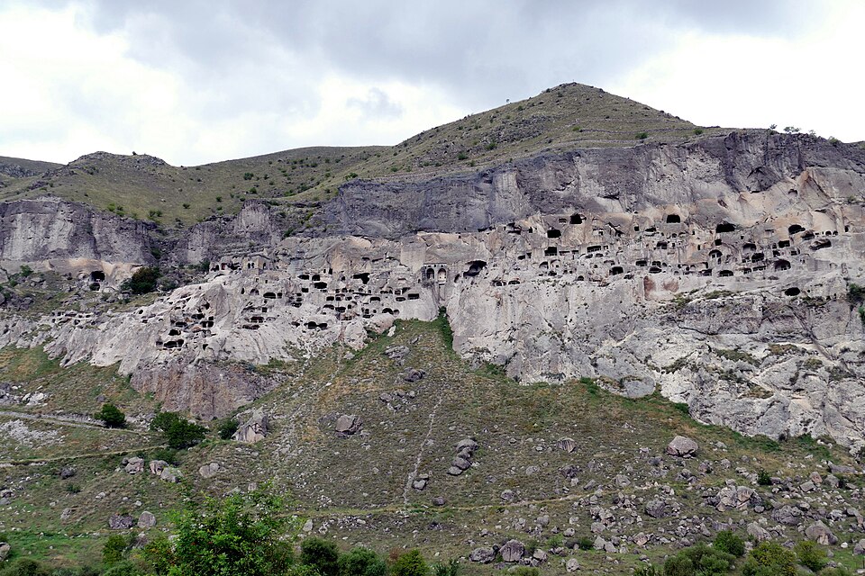 مدينة فاردزيا الكهفية